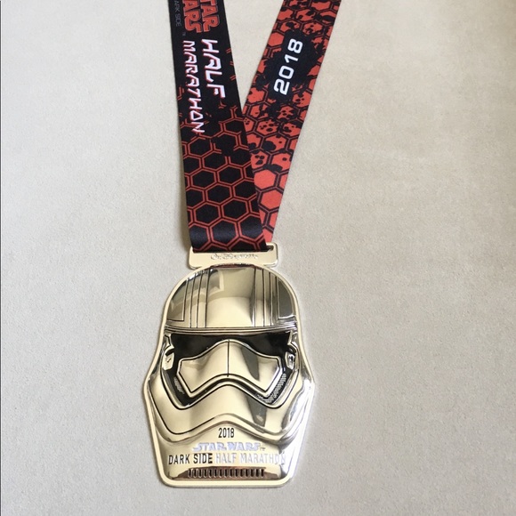 Disney Accessories - Disney Star Wars Medal- Stormtrooper- Cpt. Phasma
